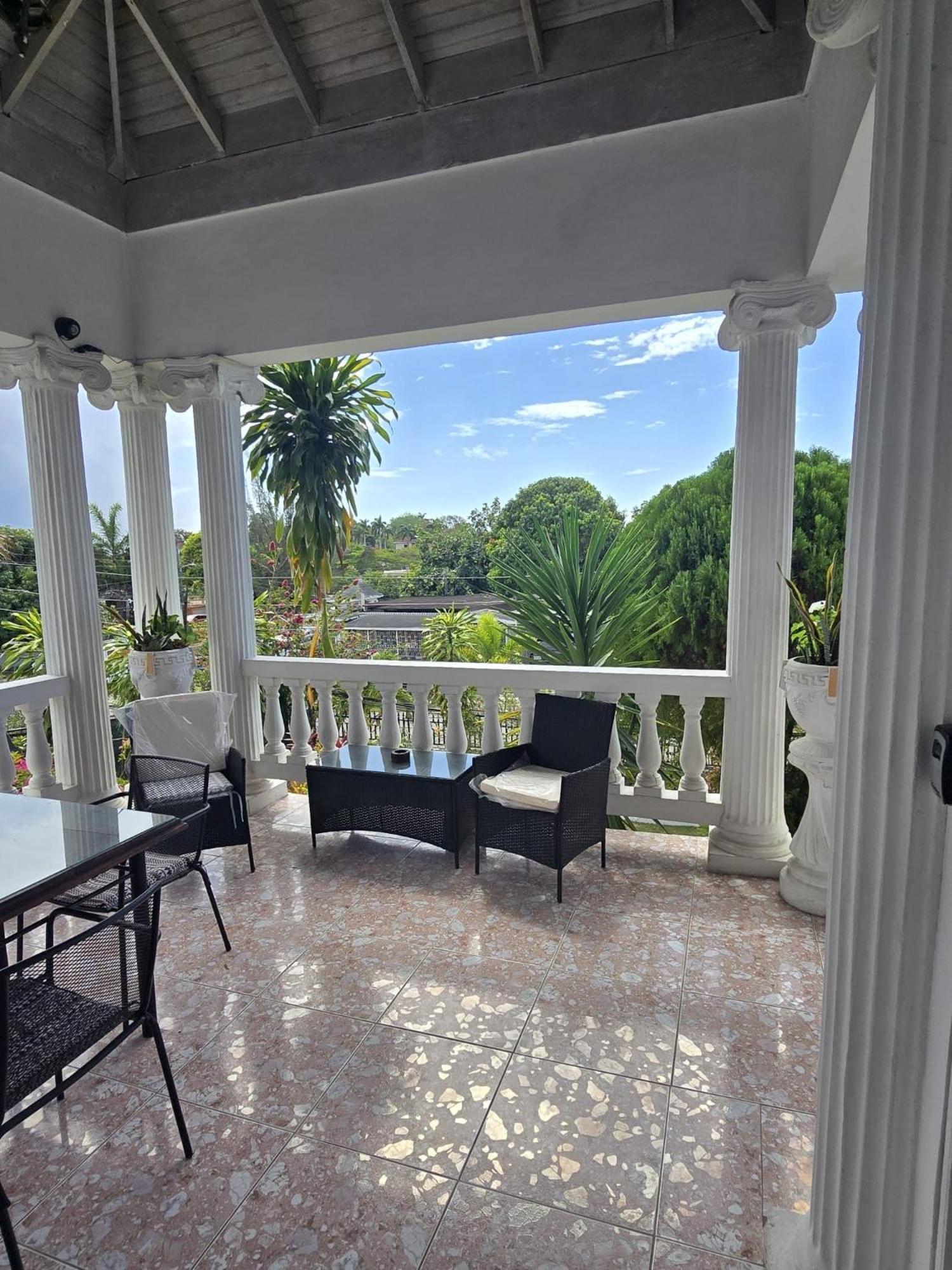 Paradise Palms Jamaica Vacation Rental Montego Bay Buitenkant foto